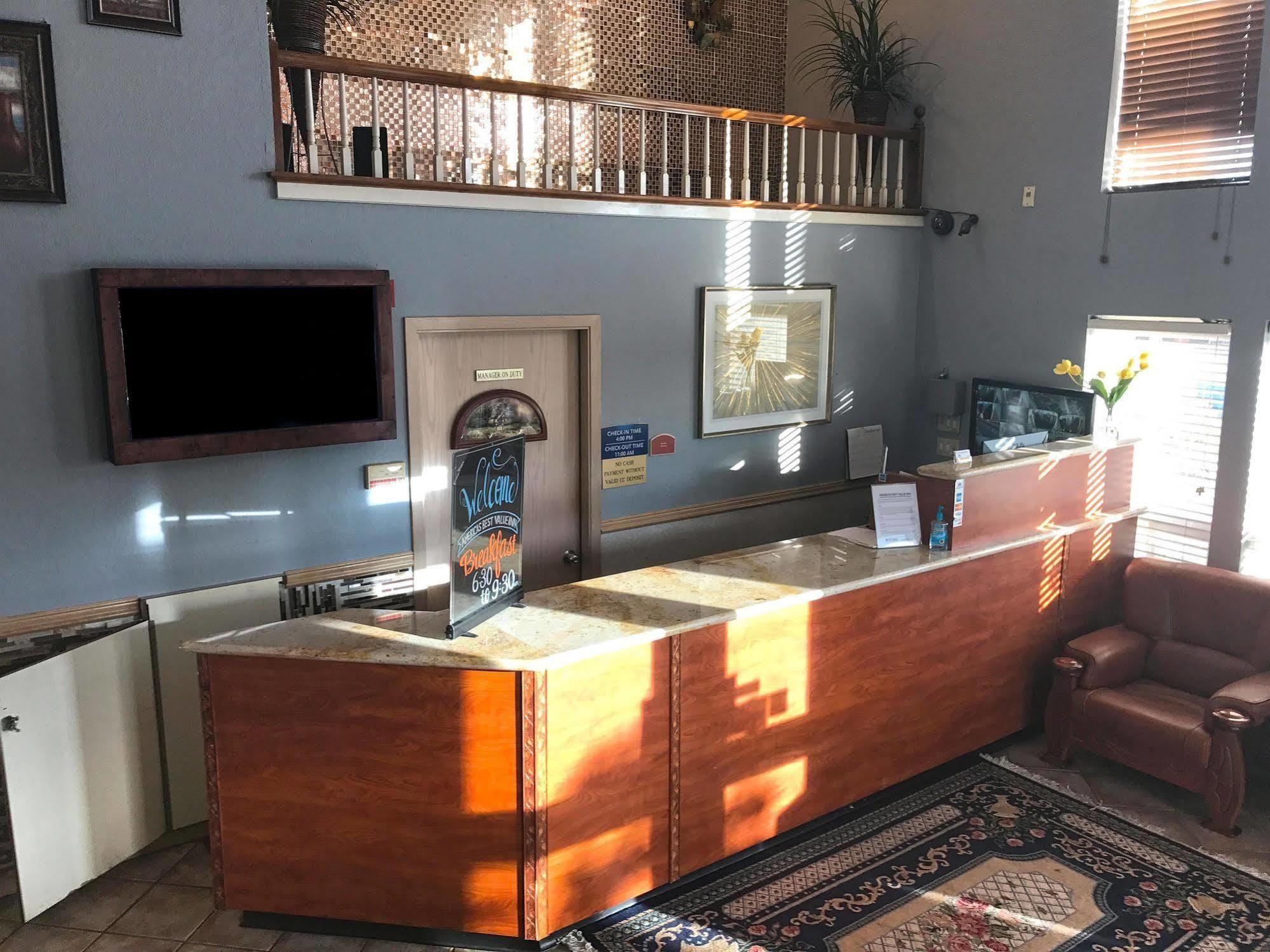Americas Best Value Inn Лінвуд Екстер'єр фото
